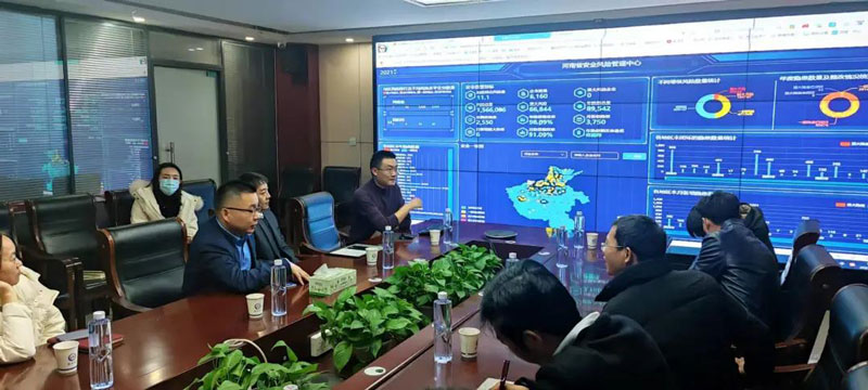 鄭州高校和市企聯(lián)共赴鑫安利考察智慧安環(huán)系統