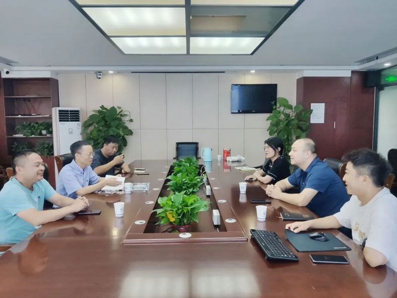 鄭州市科技局、發(fā)改委、生態(tài)環(huán)境局領(lǐng)導蒞臨鑫安利集團調研